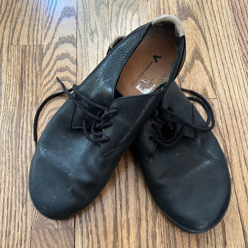 Vivo black leather barefoot shoes